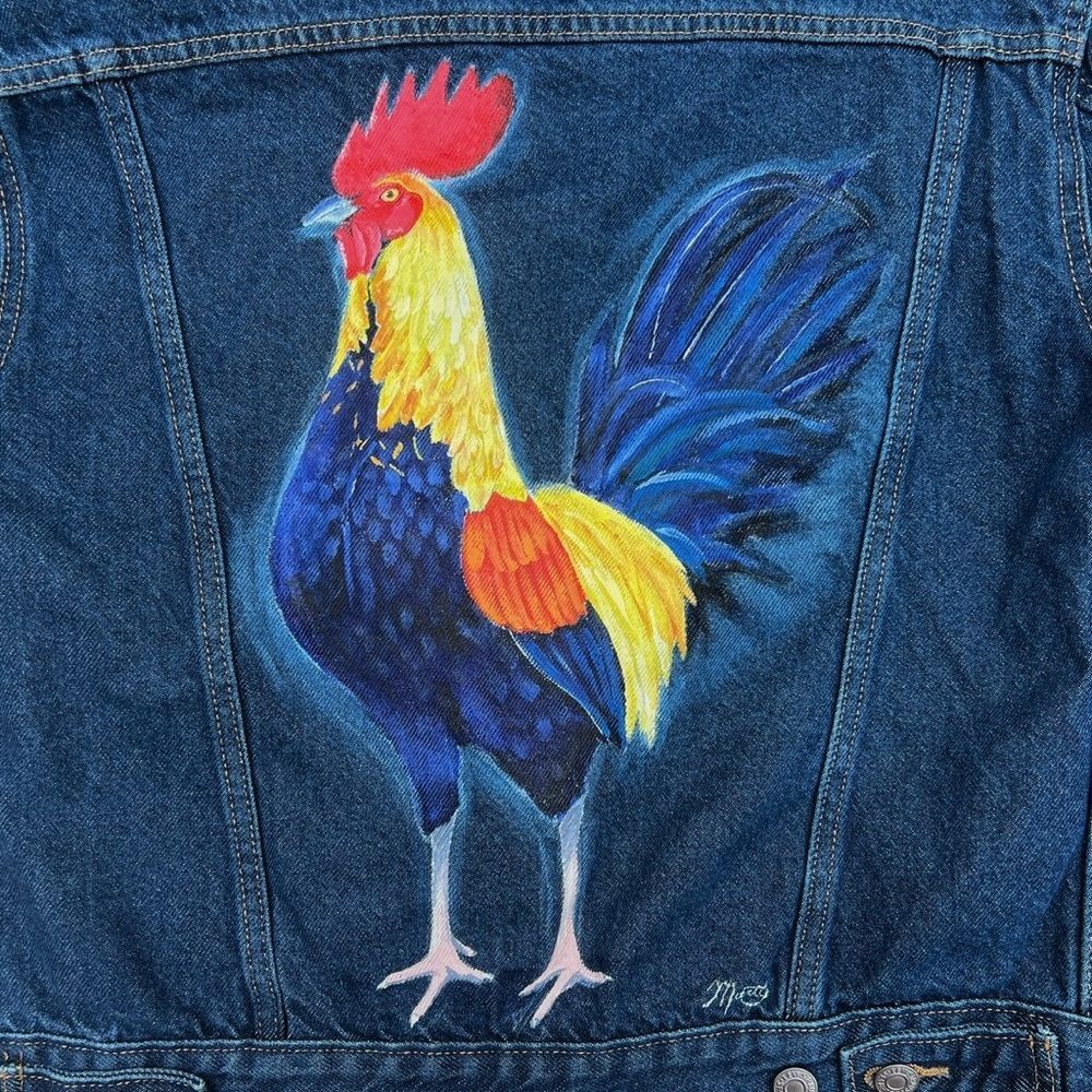 Hand-Painted Levi’s Denim Jacket with Rooster Design - Picture 3 of 4